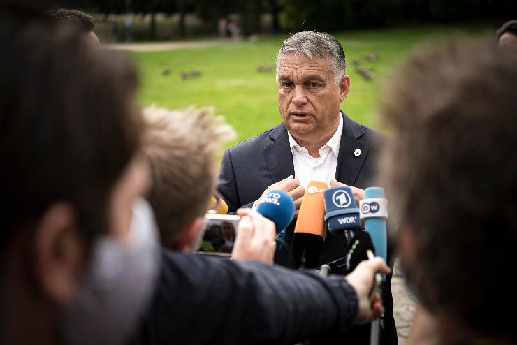 Orbán: minden változtatás kockázatot jelentene (frissítve)